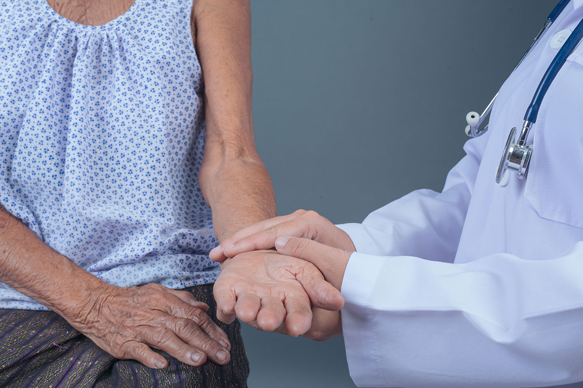 JAMA publica estudo de Covid-19 que avalia impacto de medicamente em pacientes mais velhos